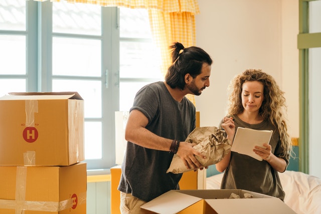 8 Tips for Staying Organized When Moving